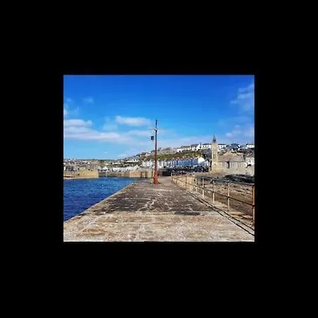 Small Self Contained Room Porthleven Extérieur photo