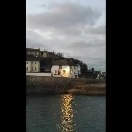 Small Self Contained Room Porthleven Extérieur photo